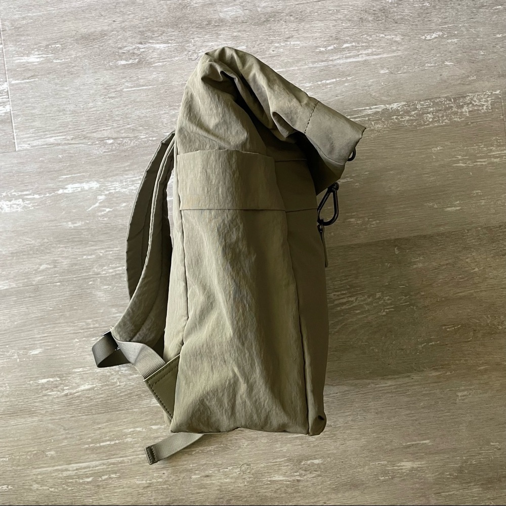 Sold Lululemon Cross Paths Rucksack *14L - Highlander - Picture 3 of 13